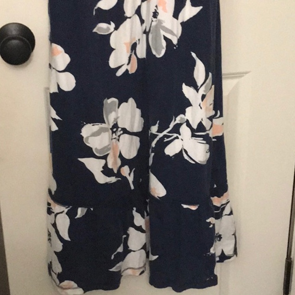 Maxi Dress💃🏽💃🏽💃🏽💃🏽💃🏽 - Picture 5 of 6